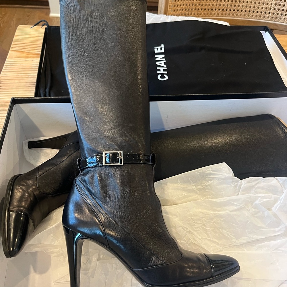CHANEL Black Leather Heeled Boots